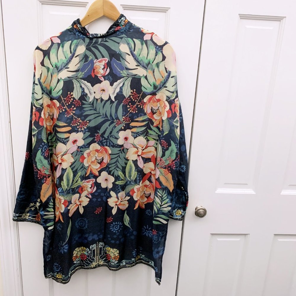 Johnny Was Nelia Floral-Print Button-Front Long-Sleeve Silk Shirt - Picture 10 of 16